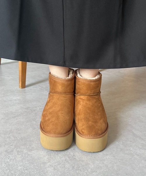 prose verse（プロズヴェール）の「ショート丈厚底ムートンブーツ（ブーツ・レディース・キャメル・SMALL/LARGE/MEDIUM）」の2枚目の写真