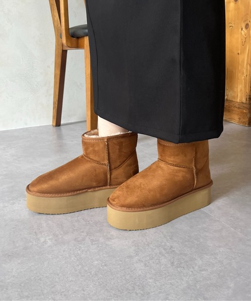 prose verse（プロズヴェール）の「ショート丈厚底ムートンブーツ（ブーツ・レディース・キャメル・SMALL/LARGE/MEDIUM）」の4枚目の写真