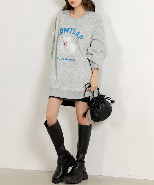 DAY CLOSET（デイ クローゼット）の「【裏起毛】ふわふわのわんちゃんがCute。長袖オーバーサイズドッグプリントスウェット（スウェット・レディース・ピンク/グレー・FREE）」の3枚目の写真