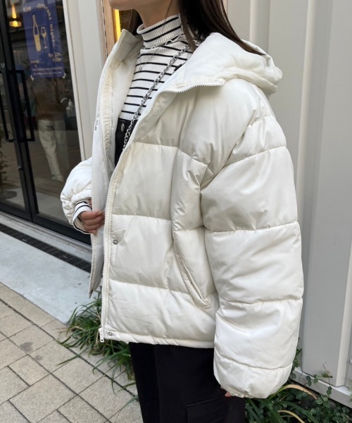 nemne store(ネンネストア)の「【低身長サイズあり】中綿フードショートブルゾン(ブルゾン・レディース・アイボリー/ブラック・SMALL/MEDIUM)」の3枚目の写真