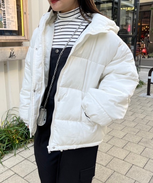 nemne store(ネンネストア)の「【低身長サイズあり】中綿フードショートブルゾン(ブルゾン・レディース・アイボリー/ブラック・SMALL/MEDIUM)」の4枚目の写真