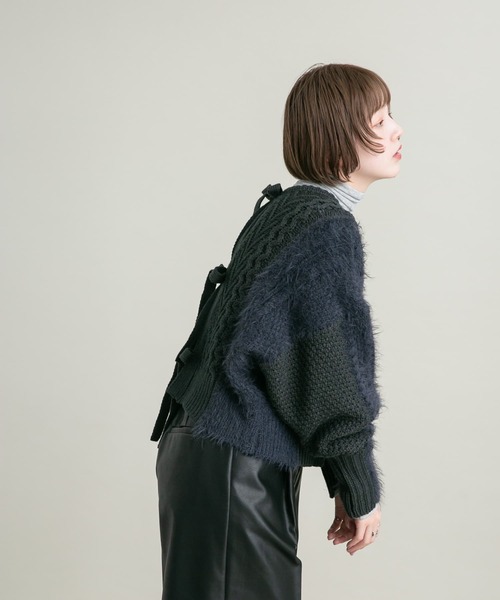 KBF(ケイビーエフ)の「リボンニットカーディガン(ニット/セーター・レディース・アイボリー/チャコールグレー・ONE)」の13枚目の写真