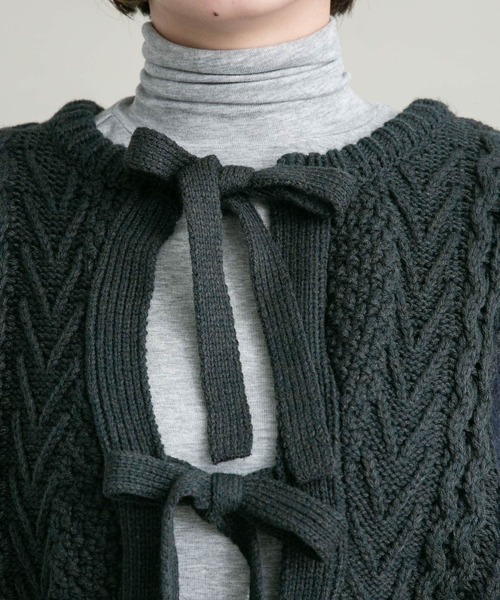 KBF(ケイビーエフ)の「リボンニットカーディガン(ニット/セーター・レディース・アイボリー/チャコールグレー・ONE)」の22枚目の写真