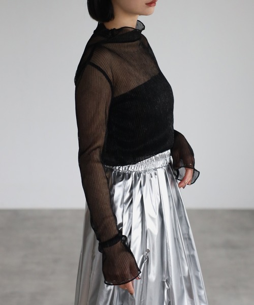 r.（アールドット）の「ラメプリーツ　シアータートルトップス（Tシャツ/カットソー・レディース・ブラック系その他2/シルバー/ライトベージュ/ブラック系その他/ブルー/ピンク・FREE）」の8枚目の写真