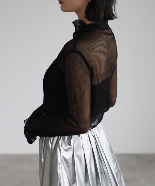 r.（アールドット）の「ラメプリーツ　シアータートルトップス（Tシャツ/カットソー・レディース・ブラック系その他2/シルバー/ライトベージュ/ブラック系その他/ブルー/ピンク・FREE）」の9枚目の写真