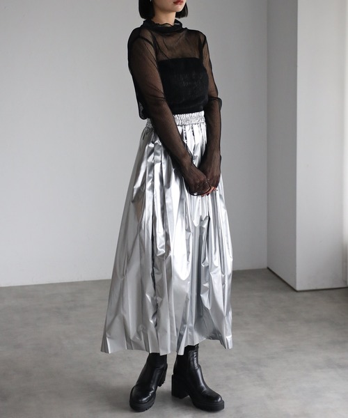 r.（アールドット）の「ラメプリーツ　シアータートルトップス（Tシャツ/カットソー・レディース・ブラック系その他2/シルバー/ライトベージュ/ブラック系その他/ブルー/ピンク・FREE）」の12枚目の写真