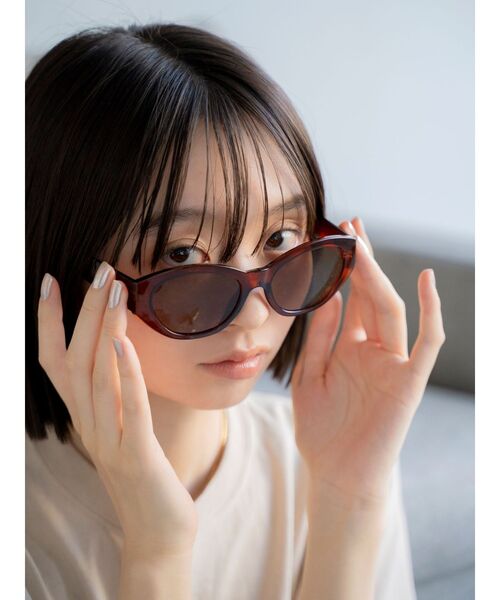 Ungrid(アングリッド)の「オーバルフレームサングラス(サングラス・レディース・ブラック/ブラウン・FREE)」の6枚目の写真