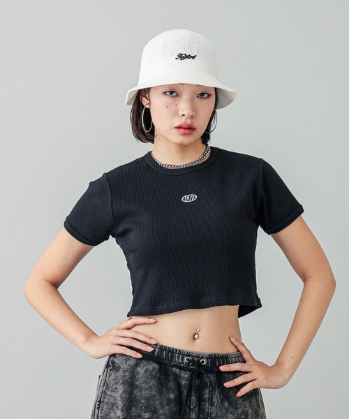 X-girl（エックスガール）の「LOGO BUCKET HAT（ハット・レディース・ブラック/ホワイト・ONE SIZE）」の6枚目の写真