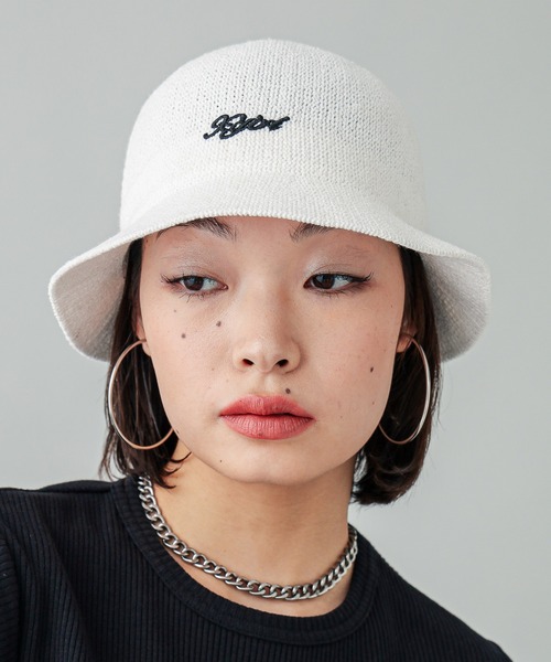 X-girl（エックスガール）の「LOGO BUCKET HAT（ハット・レディース・ブラック/ホワイト・ONE SIZE）」の3枚目の写真