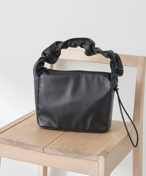 earth music&ecology（アースミュージックアンドエコロジー）の「アジャストハンドルバッグ（ハンドバッグ・レディース・サックスブルー/アイボリー/ブラック・FREE）」の2枚目の写真