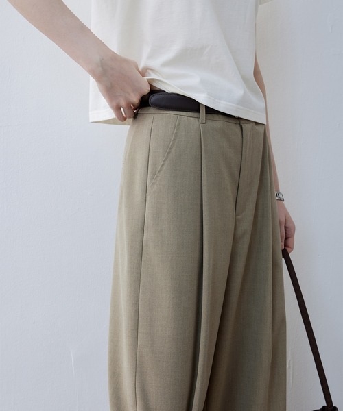 tageechita（タジチタ）の「【tageechita】クラシック フロントタックワイドパンツ（スラックス・レディース・ベージュ/ブラック・L/M/S）」の8枚目の写真