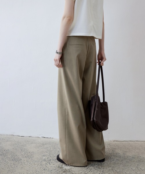 tageechita（タジチタ）の「【tageechita】クラシック フロントタックワイドパンツ（スラックス・レディース・ベージュ/ブラック・L/M/S）」の20枚目の写真