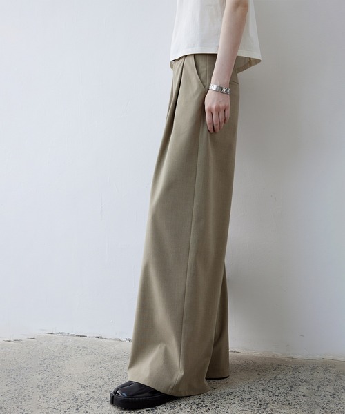 tageechita（タジチタ）の「【tageechita】クラシック フロントタックワイドパンツ（スラックス・レディース・ベージュ/ブラック・L/M/S）」の21枚目の写真