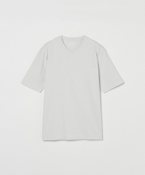 three dots(スリードッツ)の「パウダリーコットン VネックTシャツ(Tシャツ/カットソー・メンズ・ホワイト/ネイビー/ブラック/ライトグレー・LARGE/MEDIUM/SMALL)」の3枚目の写真