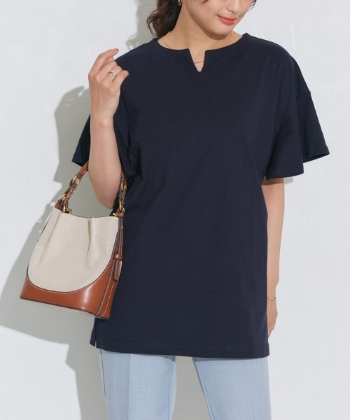 Pierrot（ピエロ）の「ロング丈フレアスリーブキーネックカットソー（Tシャツ/カットソー・レディース・ネイビー/サンドベージュ/ミント/オフホワイト/ブルー/ブラック/グレー系その他/ライトピンク・M/L）」の6枚目の写真