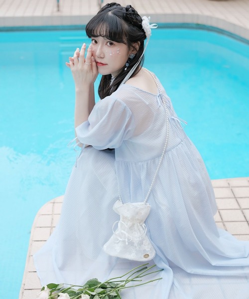 miolite(ミオライト)の「バック リボン デザイン シアー ワンピース miolite(ワンピース・レディース・ホワイト/ブルー・M)」の1枚目の写真