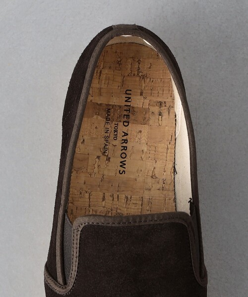 UNITED ARROWS（ユナイテッドアローズ）の「スエード スペイン スリッポン（スリッポン・メンズ・ブラック/ダークブラウン・44/43/42/41/40）」の4枚目の写真