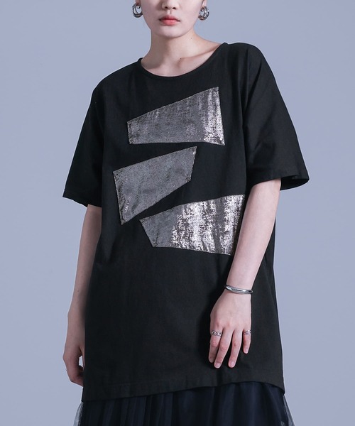kOhAKU(コハク)の「アシメ箔デザインチュニックTシャツ(Tシャツ/カットソー・レディース・オフホワイト/ブラック・FREE)」の21枚目の写真