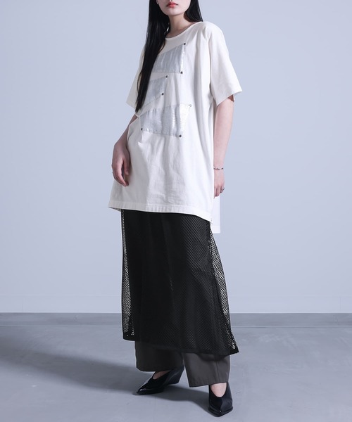 kOhAKU(コハク)の「アシメ箔デザインチュニックTシャツ(Tシャツ/カットソー・レディース・オフホワイト/ブラック・FREE)」の12枚目の写真
