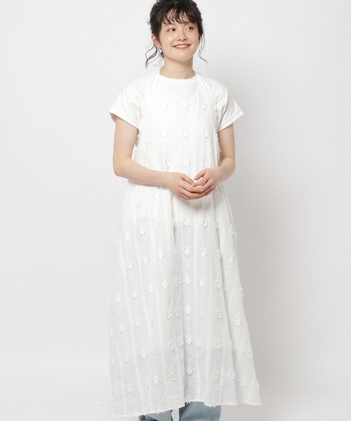 niko and（ニコアンド）の「フラワーレースホルターネック