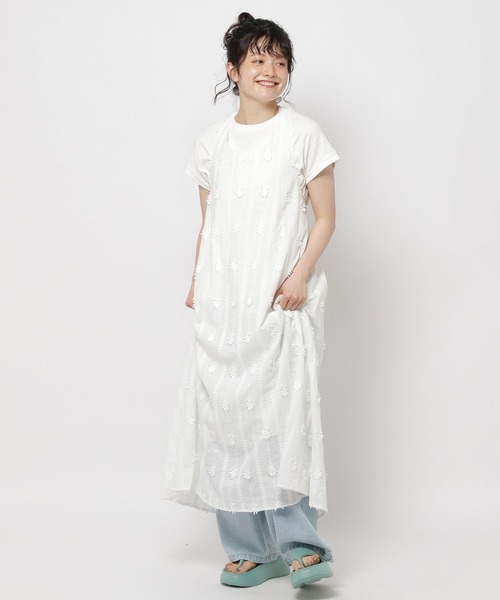 niko and（ニコアンド）の「フラワーレースホルターネック