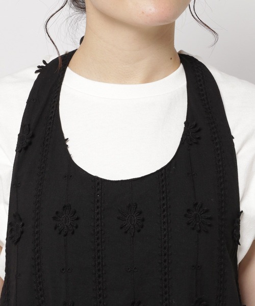 niko and...（ニコアンド）の「フラワーレースホルターネックワンピース（ワンピース・レディース・オフホワイト/ブラック・FREE）」の6枚目の写真