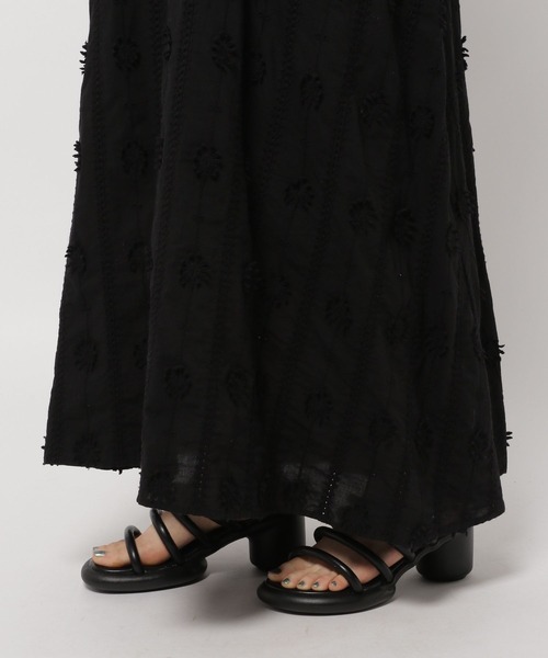 niko and...（ニコアンド）の「フラワーレースホルターネックワンピース（ワンピース・レディース・オフホワイト/ブラック・FREE）」の5枚目の写真