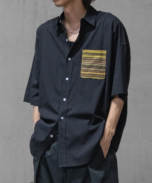 JOHN'S CLOSET（ジョンズクローゼット）の「【i】バルファレースポケット ブロードビッグシャツ（シャツ/ブラウス・メンズ・ブラック/ホワイト・MEDIUM/LARGE/X-LARGE）」の2枚目の写真