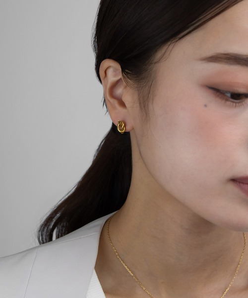 abaskdesign（アバスクデザイン）の「金属アレルギー対応 ノットバースモールステンレスピアス（ピアス（両耳用）・レディース・シルバー/ゴールド・FREE）」の4枚目の写真