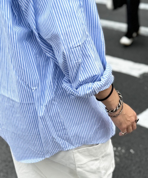 CERCA（チェルカ）の「オーバーサイズリゾートストライプシャツ(MI)（シャツ/ブラウス・メンズ・ネイビー/ライトブルー/グレー・LARGE/MEDIUM）」の6枚目の写真