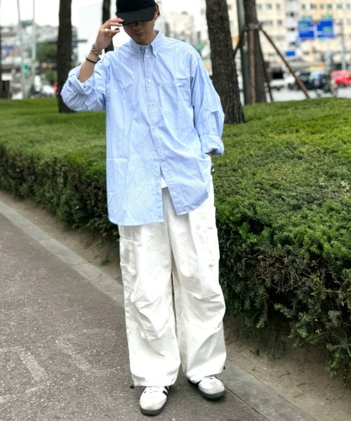 CERCA（チェルカ）の「オーバーサイズリゾートストライプシャツ(MI)（シャツ/ブラウス・メンズ・ネイビー/ライトブルー/グレー・LARGE/MEDIUM）」の10枚目の写真