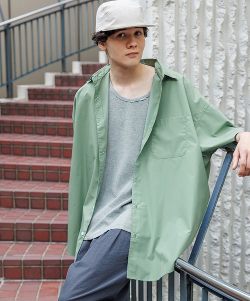 niko and...（ニコアンド）の「エクストラワイドショートスリーブシャツ（シャツ/ブラウス・メンズ・サックスブルー/オフホワイト/チャコール/ライトグリーン・BIG(L)）」の4枚目の写真