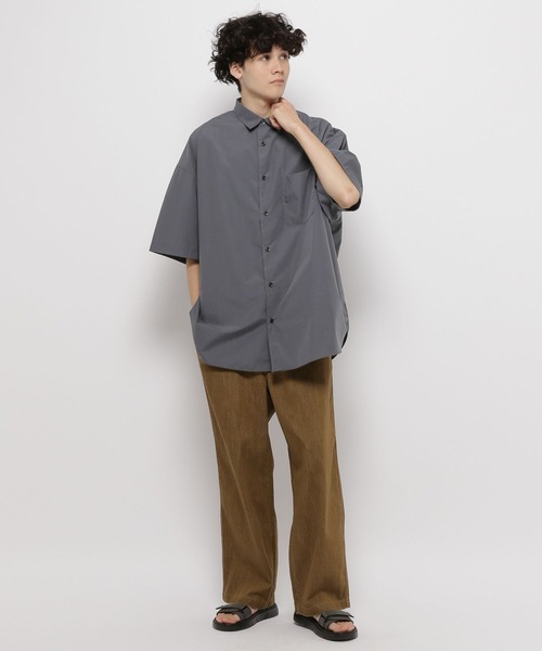 niko and...（ニコアンド）の「エクストラワイドショートスリーブシャツ（シャツ/ブラウス・メンズ・サックスブルー/オフホワイト/チャコール/ライトグリーン・BIG(L)）」の6枚目の写真