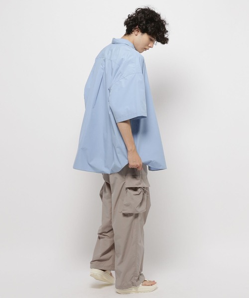 niko and...（ニコアンド）の「エクストラワイドショートスリーブシャツ（シャツ/ブラウス・メンズ・サックスブルー/オフホワイト/チャコール/ライトグリーン・BIG(L)）」の13枚目の写真