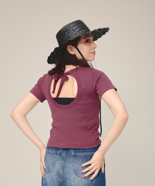 eL(エル)の「【eL】Back Round Soft TEE/132141(Tシャツ/カットソー・レディース・オフホワイト/ブラック/バーガンディー・FREE)」の1枚目の写真
