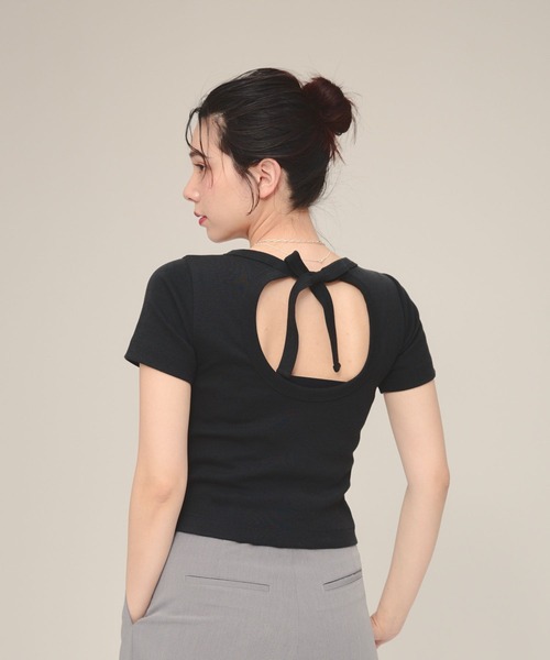 eL(エル)の「【eL】Back Round Soft TEE/132141(Tシャツ/カットソー・レディース・オフホワイト/ブラック/バーガンディー・FREE)」の3枚目の写真