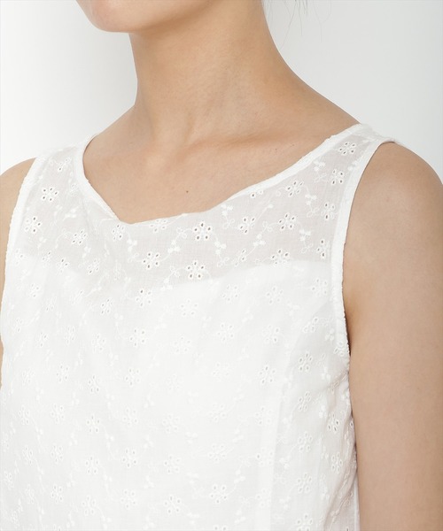 REDYAZEL（レディアゼル）の「エンブロイダリーロンパース（つなぎ/オールインワン・レディース・オフホワイト/ブラック/サックスブルー・FREE）」の6枚目の写真