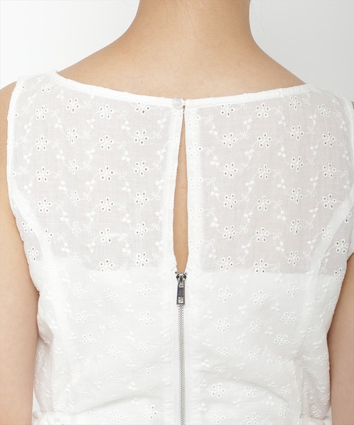 REDYAZEL（レディアゼル）の「エンブロイダリーロンパース（つなぎ/オールインワン・レディース・オフホワイト/ブラック/サックスブルー・FREE）」の7枚目の写真