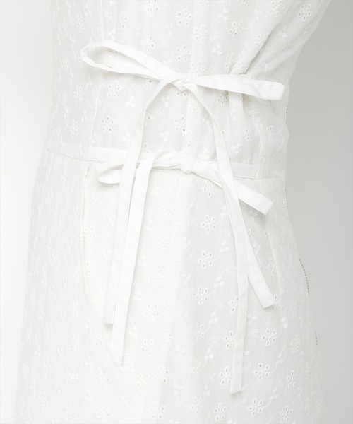 REDYAZEL（レディアゼル）の「エンブロイダリーロンパース（つなぎ/オールインワン・レディース・オフホワイト/ブラック/サックスブルー・FREE）」の8枚目の写真