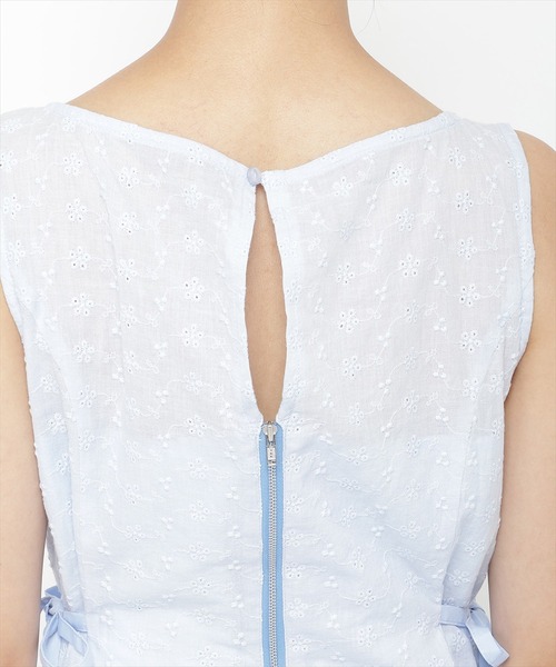 REDYAZEL（レディアゼル）の「エンブロイダリーロンパース（つなぎ/オールインワン・レディース・オフホワイト/ブラック/サックスブルー・FREE）」の13枚目の写真