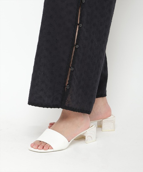 REDYAZEL（レディアゼル）の「エンブロイダリーロンパース（つなぎ/オールインワン・レディース・オフホワイト/ブラック/サックスブルー・FREE）」の21枚目の写真