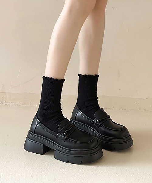 c.u.l(シーユーエル)の「軽量 レザーライク シンプル 厚底ローファー culs104(ローファー・レディース・ブラック系その他/ブラック/ブラウン・39/38/37/36)」の6枚目の写真
