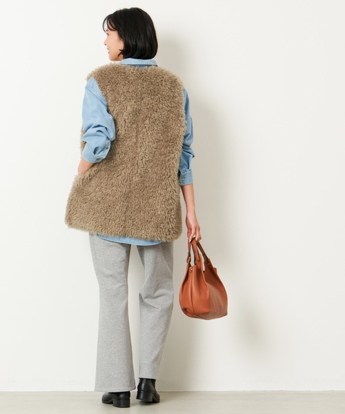 MICA&DEAL（マイカ＆ディール）の「Vネックフェイクファーベスト