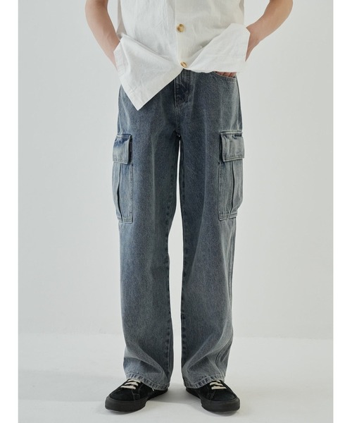 Bargiee(バージー)の「ワイドデニム カーゴパンツ(カーゴパンツ・メンズ・ライトインディゴブルー/ブラック・LARGE/MEDIUM)」の1枚目の写真