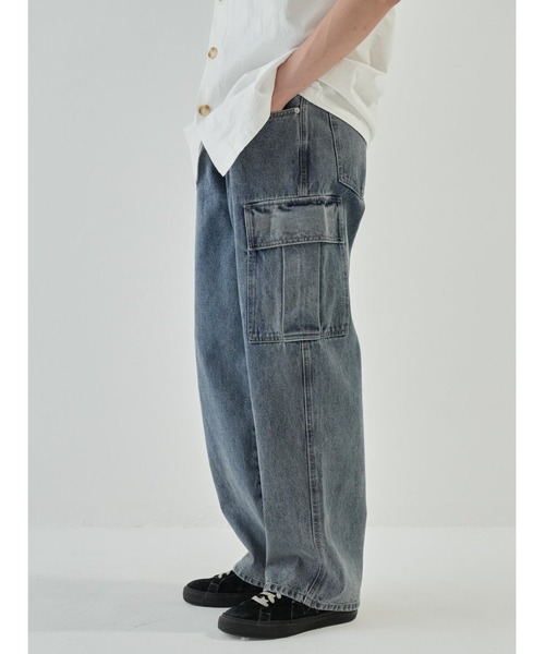 Bargiee(バージー)の「ワイドデニム カーゴパンツ(カーゴパンツ・メンズ・ライトインディゴブルー/ブラック・LARGE/MEDIUM)」の5枚目の写真
