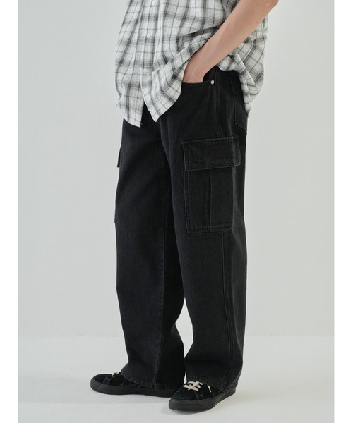 Bargiee(バージー)の「ワイドデニム カーゴパンツ(カーゴパンツ・メンズ・ライトインディゴブルー/ブラック・LARGE/MEDIUM)」の22枚目の写真