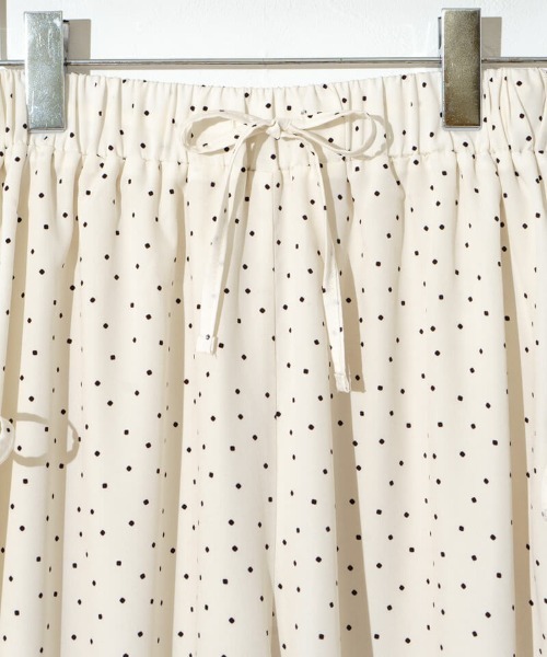 flower（フラワー）の「サイドリボンドットパンツ（その他パンツ・レディース・アイボリー/ネイビー・FREE）」の6枚目の写真