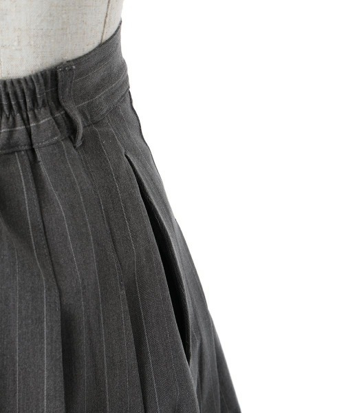 F i.n.t(フィント)の「【セットアップ対応】レジメストライププリーツミニスカート/fint(スカート・レディース・グレー×ホワイト/ブラウン・FREE)」の4枚目の写真