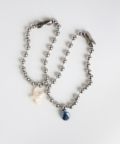 TUWAKRIM（トゥワクリム）の「【TUWAKRIM】シェルチャームボールチェーンネックレス（ネックレス・レディース・シルバー・MEDIUM）」の3枚目の写真