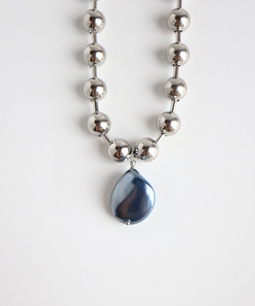 TUWAKRIM（トゥワクリム）の「【TUWAKRIM】シェルチャームボールチェーンネックレス（ネックレス・レディース・シルバー・MEDIUM）」の7枚目の写真